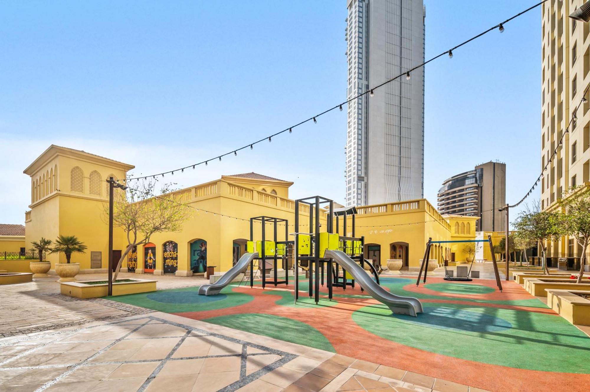 Lovely 2-Bed Condo In Jbr - 5 Mins From Beach - Palm View! Dubai Buitenkant foto